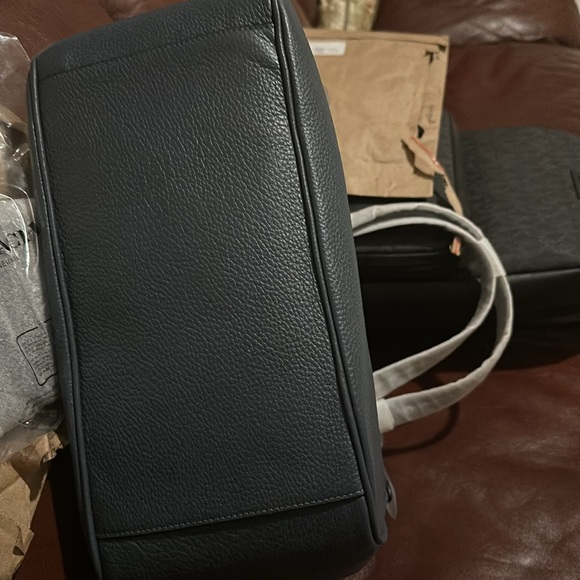 Coach Meadow pebble blue shoulder bag NWT - Picture 4 of 8